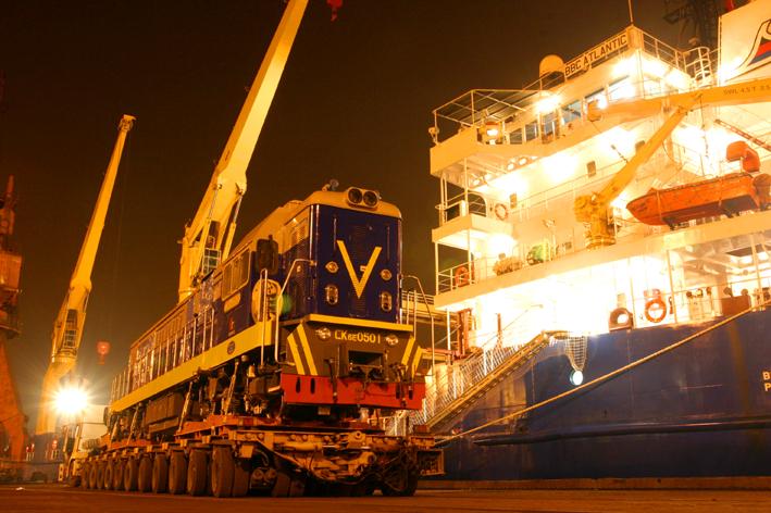 Diesel locomotive shipment to Congo