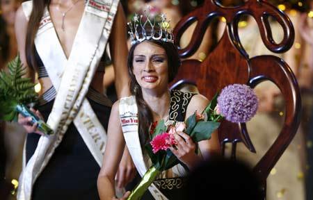 Jelena Markovic crowned Miss Serbia
