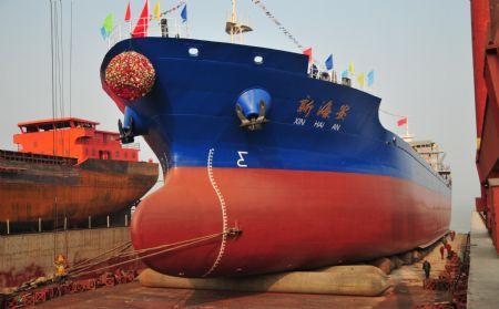12,000-ton new bulk carrier sets afloat in E China port