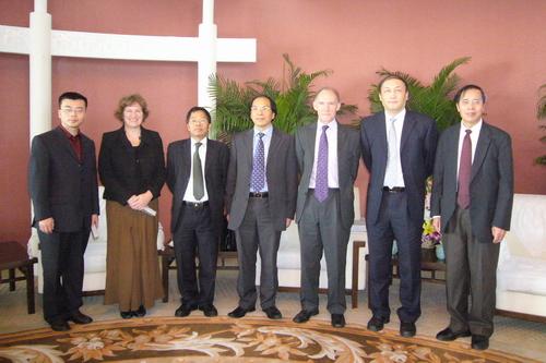 President YANG warmly welcomed Vice-Chancellor of the University of Nottingham, UK