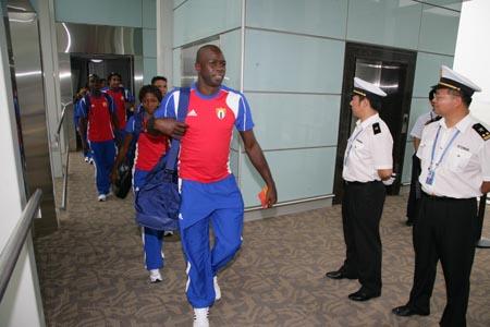 Speedy Customs Clearance for Cuba Olympic Delegation (with photo)