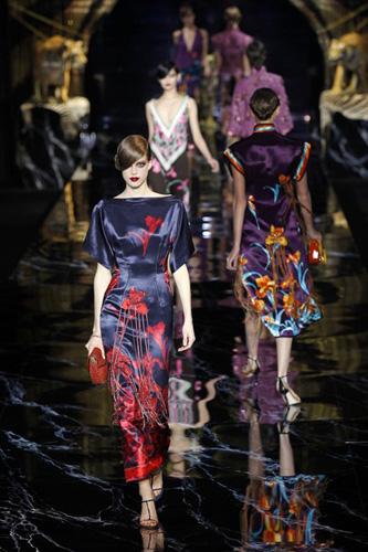 Marc Jacobs dazzles Louis Vuitton show with Orient chic in Paris