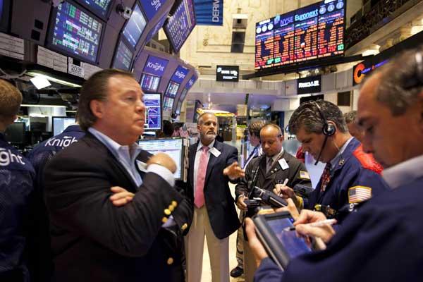 Wall Street down for fourth week on economic fears