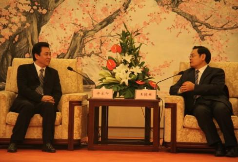 Mr. Wang Rulin, Governor of Jilin Province, met Mr. Hui, Chairman of the Board of Directors of Evergrande, which expands rapidly in the northeast