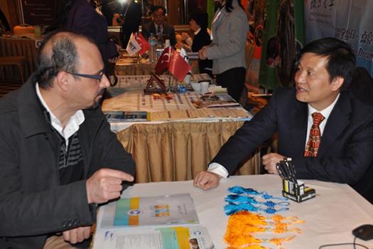 Jiang Hongxin Attends the 2011 International Education Fair