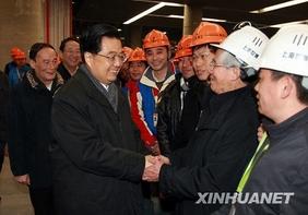 HU Jintao receives HE Jingtang and other constructers of China pavilion of World Expo 2010