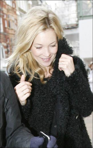 Kate Moss plays Cupid for Pete
