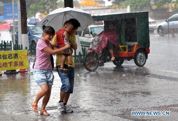 Summer rainfall relieves drought in Haikou