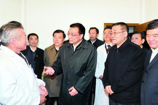 Li Keqiang pays inspection in Anhui