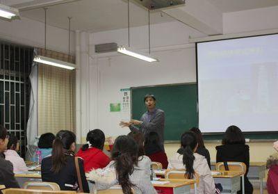 Two-man Delegation from Hong Kong PolyU Gives a Lecture at YUFE