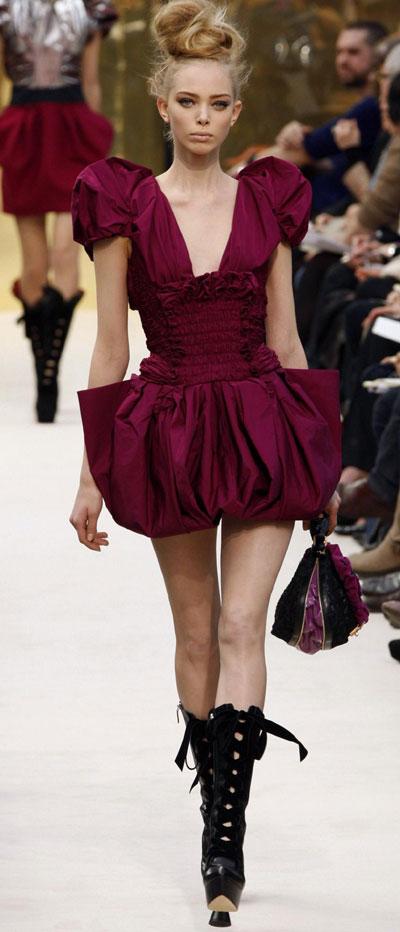 Louis Vuitton Fall/Winter 2009/10 women's ready-to-wear fashion collection at Paris Fashion Week