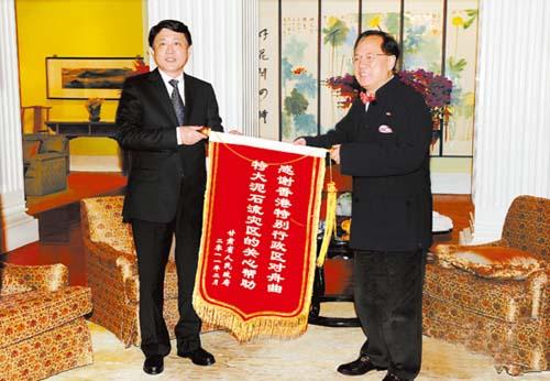 Governor Liu Weiping meets with Zeng Yinquan