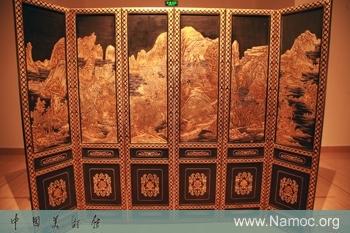 International Exhibition of lacquer art is on display