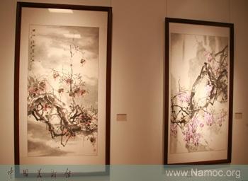 He Nailei holds a traditional Chinese painting exhibition