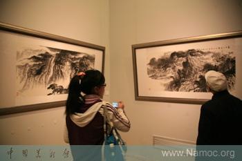 Hong Chao holds a landscape painting exhibition