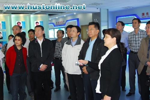 Chinese Envoy Delegation Visited HUST