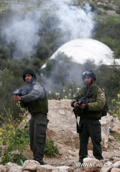 Israeli soldiers clash with Palestinian protestors in West Bank