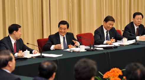 President Hu Joins Panel Discussion with Lawmakers, Stresses Scientific Development