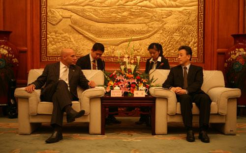 Wei Hong Meets with Israeli Guests