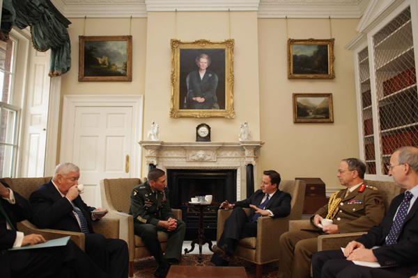 British PM meets visiting U.S. Commander of Afghanistan