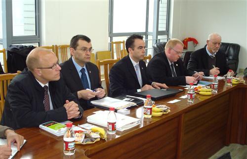 Delegation from Technische Universit  t Braunschweig Visited Our University