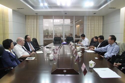 Vice-President of Douglas College in Canada Visits Huizhou University