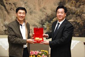 LING Guangzhi, chief editor of Xinhua News Agency, Guangdong Branch, visits SCUT
