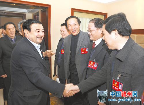 Shi Wenqing Hopes CPPCC Members to Actively Offer Advice and Suggestions