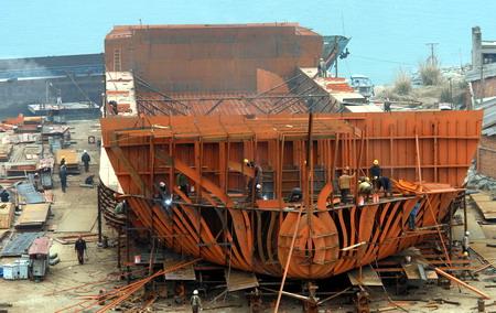 Chinese shipyards weather hard times