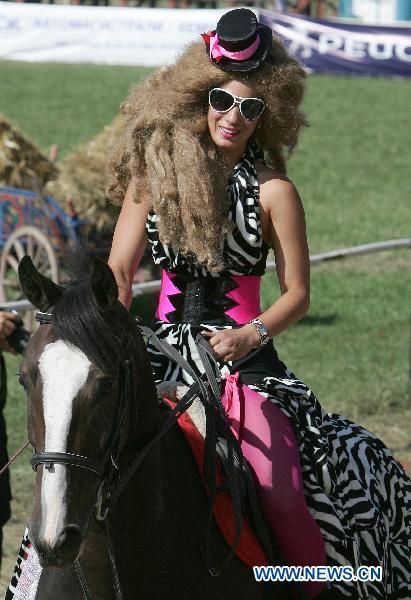 Fashion show on horseback
