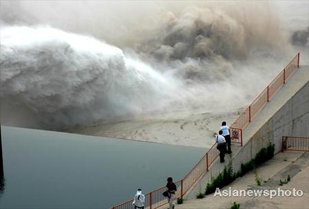 Sand washing begins in Yellow River