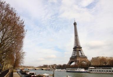 Indian tourists head to Paris