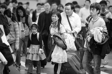 3.9 million holiday travelers cross border