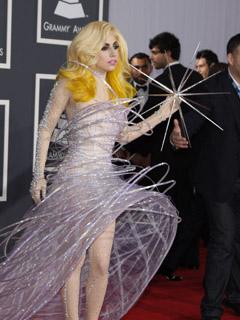 Lady Gaga wants well-dressed stars