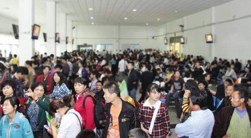 Shaoxing Railway Station has met the return peak