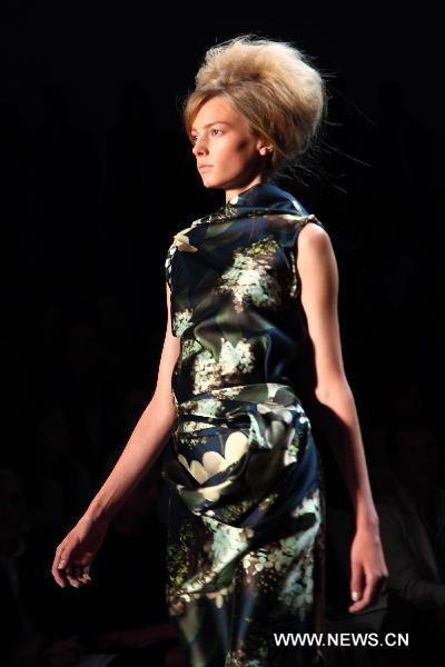 Vera Wang's simple style graces New York Fashion Week