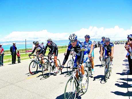 International cycling race to be staged in Huangjiang this year