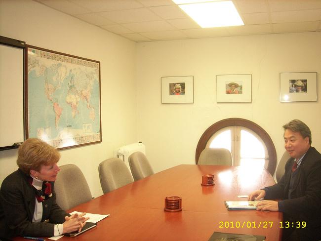 Vice President Wang Zhong Visits Edgewood College