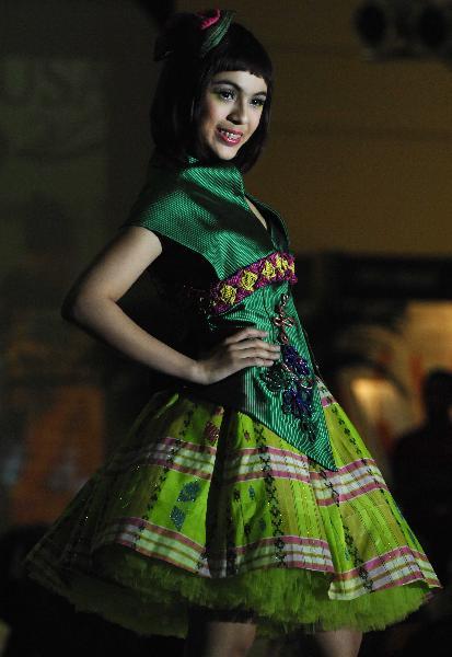 Indonesian battik presented at fashion show