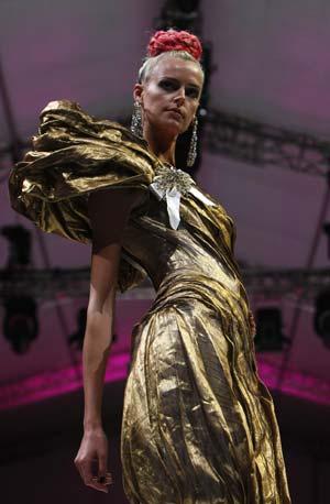 Christian Lacroix Spring/Summer 2009 collection