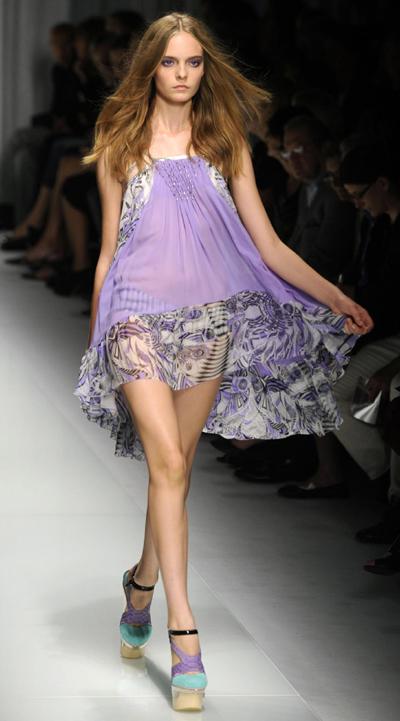Milan Fashion Week: Versace Spring/Summer 2010 women's collection
