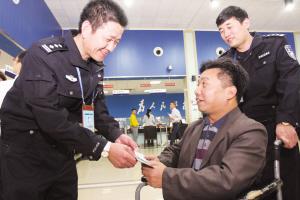 Disabled men acquired driving licenses