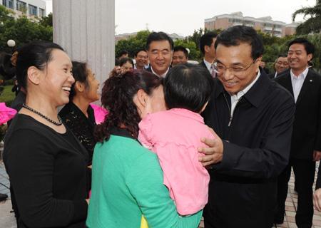 Vice Premier Li Keqiang inspects in Guangdong