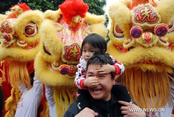 Lion dance in Guangzhou
