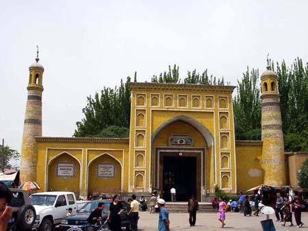 An itinerary traveling by car: Southern Xinjiang Uyghur Autonomous Region