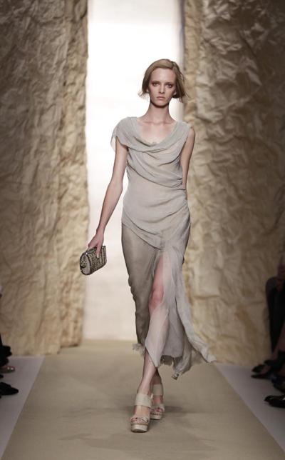 NY Fashion Week: Donna Karan 2011 Spring/Summer collection