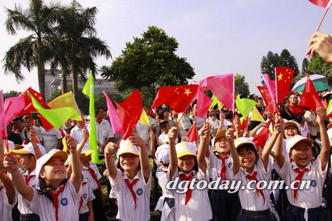 Asian Games torch tours in Dongguan