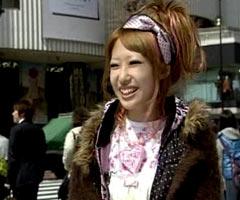 Japan: Teenagers drawn to young fashion icon