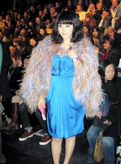Chinese Actress Bingbing Fan Dazzles at Paris Fashion Week