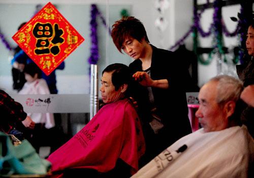 Get a lucky haircut on Er Yue Er for good luck